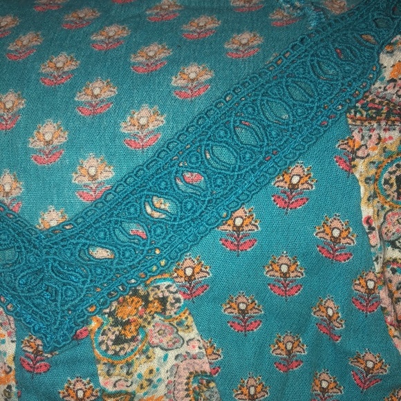 💚3 for $30💚 Hollister Boho Shirt, XS - Picture 2 of 4